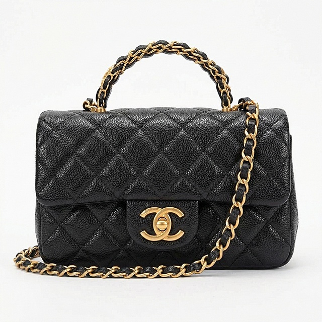 对图片中的包包产品角度进行矫正，正视视角，白底背景，比例1:1